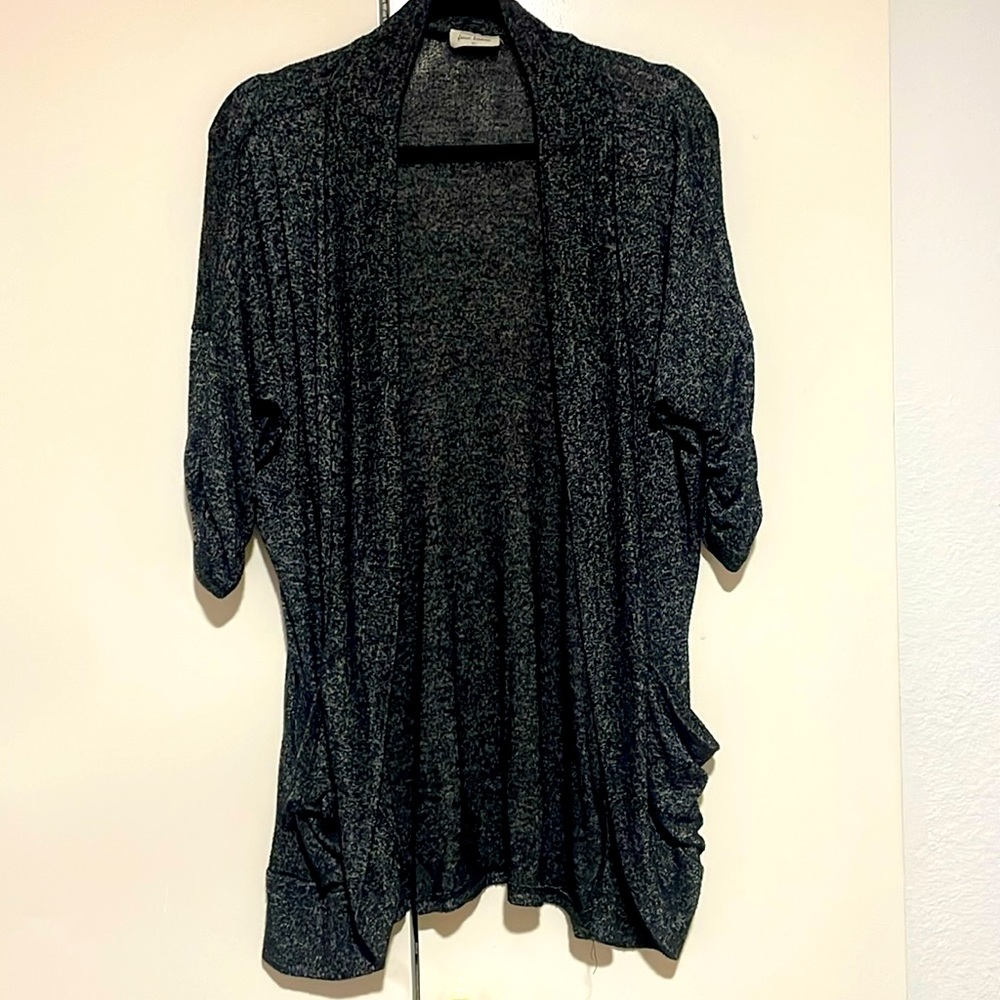 Charcoal gray short sleeve cardigan w/ XL pockets